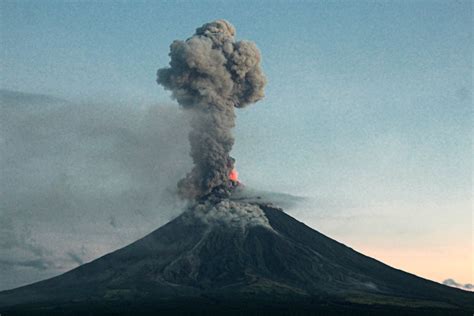  Der Vulkan Ausbruch von Mayon 250 n. Chr.: Eine Katastrophe der Landwirtschaft und der Aufstieg neuer religiöser Praktiken