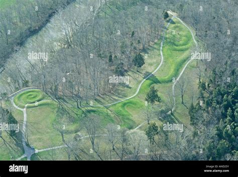 Die Überreste des Great Serpent Mound in Ohio; Eine Studie zur Astronomie und spirituellen Bedeutung der präkolumbianischen Kulturen